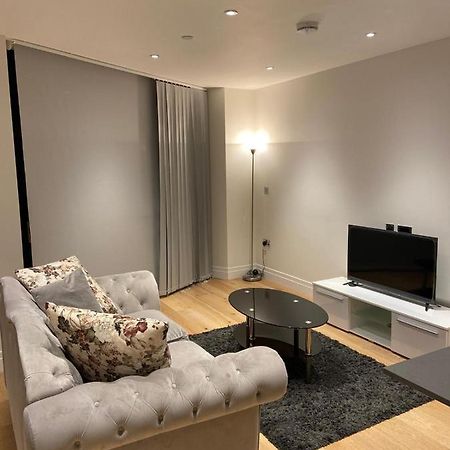 לונדון Studio Come 1 Bed Flat In Vauxhall Next To Battersea מראה חיצוני תמונה