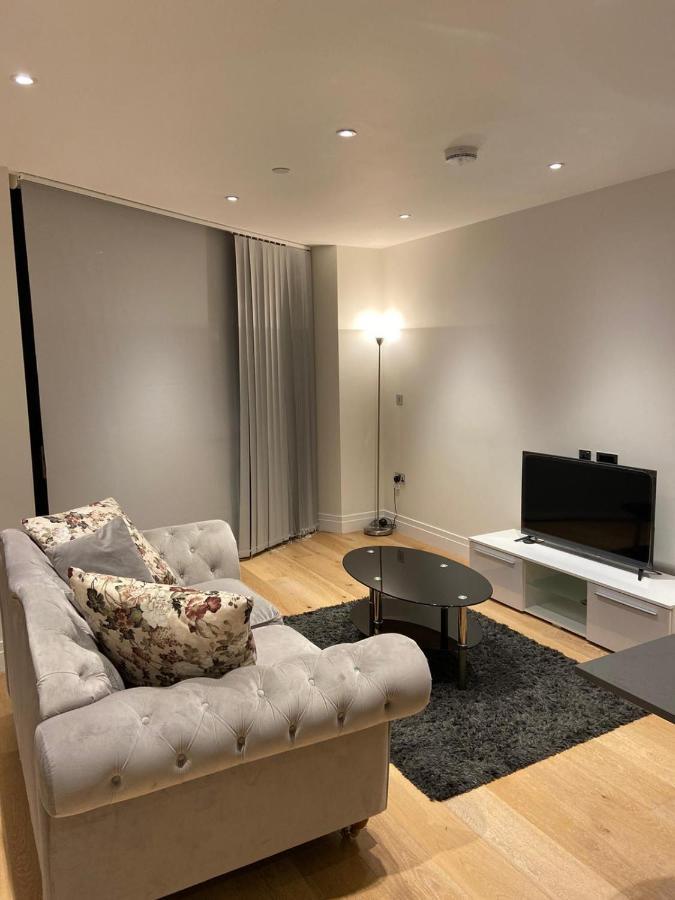 לונדון Studio Come 1 Bed Flat In Vauxhall Next To Battersea מראה חיצוני תמונה