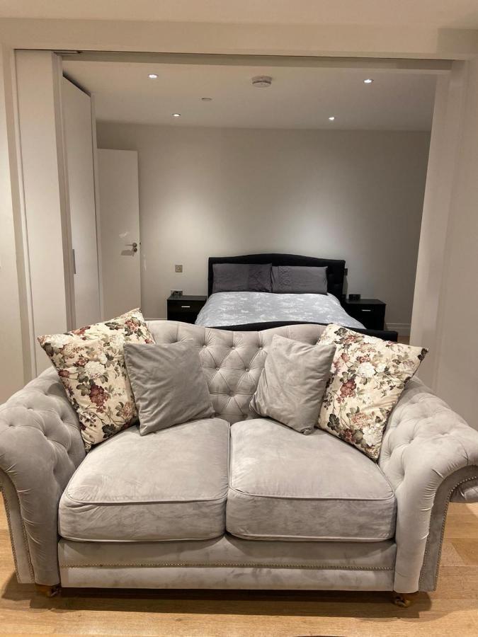 לונדון Studio Come 1 Bed Flat In Vauxhall Next To Battersea מראה חיצוני תמונה